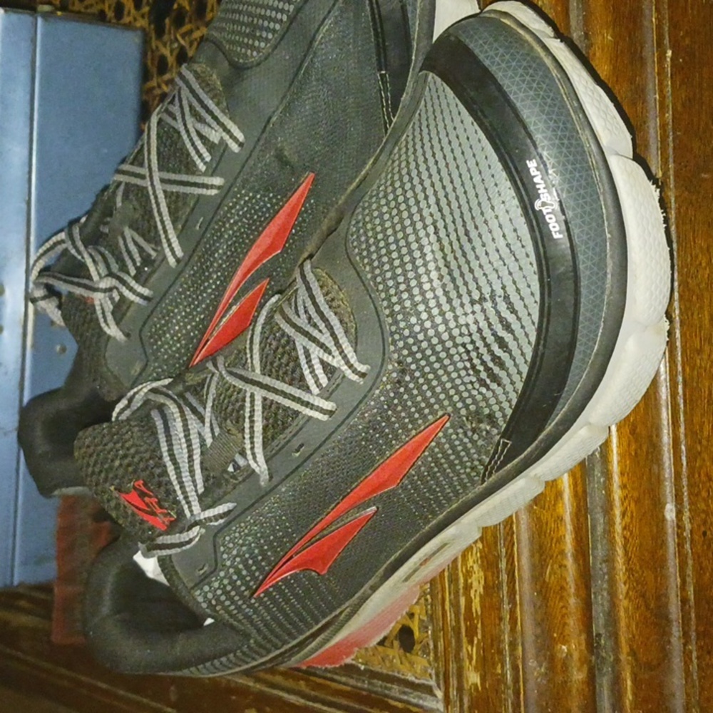Altra Mens Sz 13 Torin 2.5 Gray Black Red Lace Up Running Shoes A1634-7
